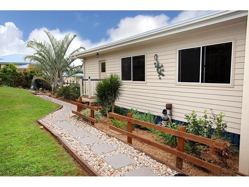3 Oxley Court, Southside QLD 4570