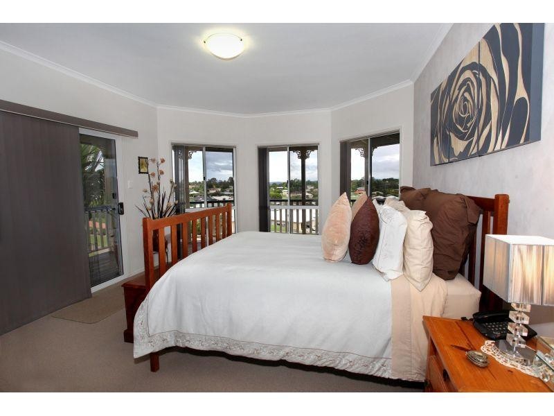 3 Oxley Court, Southside QLD 4570
