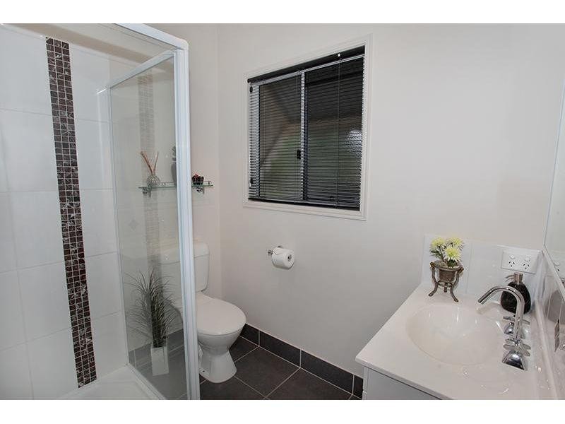 3 Oxley Court, Southside QLD 4570