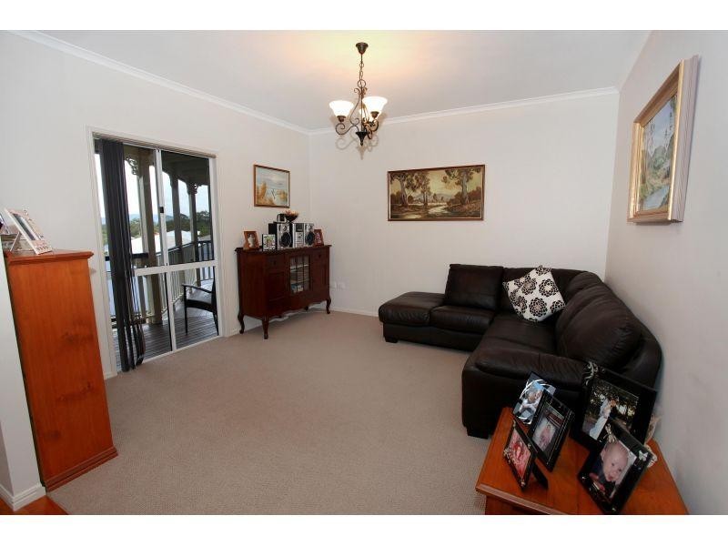 3 Oxley Court, Southside QLD 4570