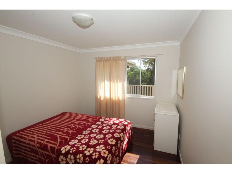 4 Cameron road, Southside QLD 4570