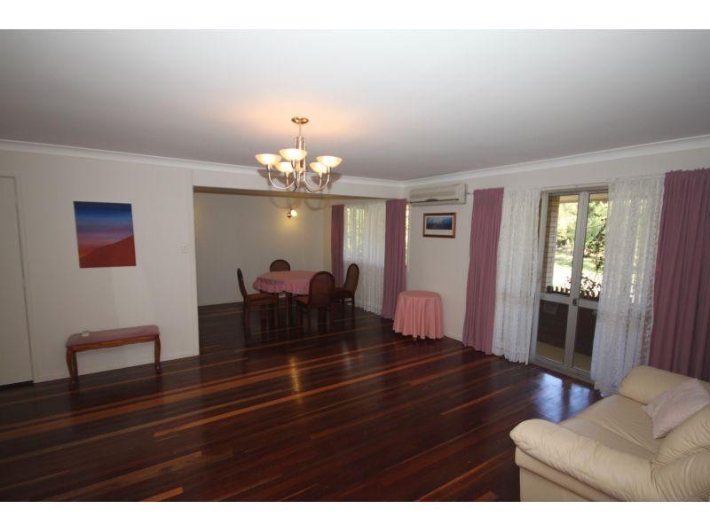 4 Cameron road, Southside QLD 4570