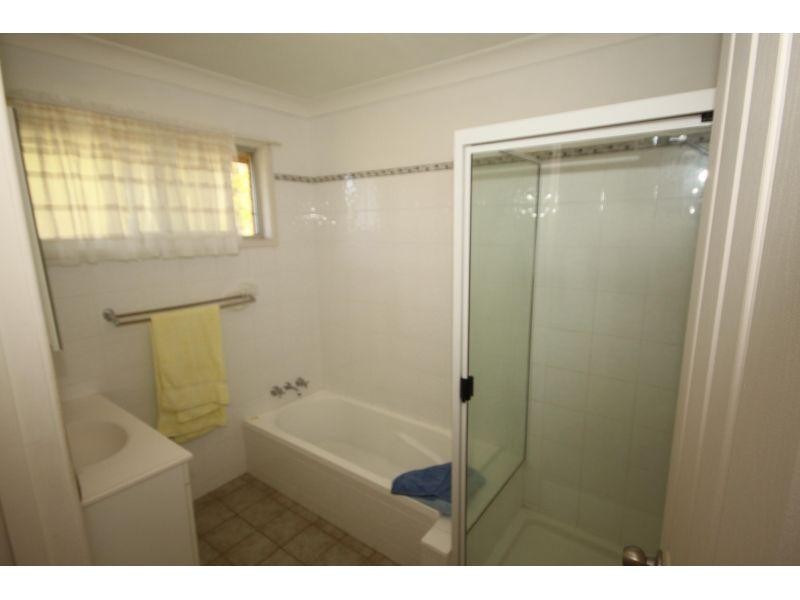 4 Cameron road, Southside QLD 4570