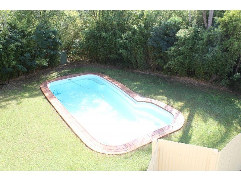 4 Cameron road, Southside QLD 4570
