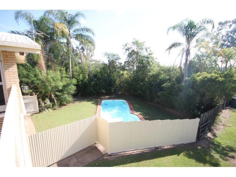 4 Cameron road, Southside QLD 4570