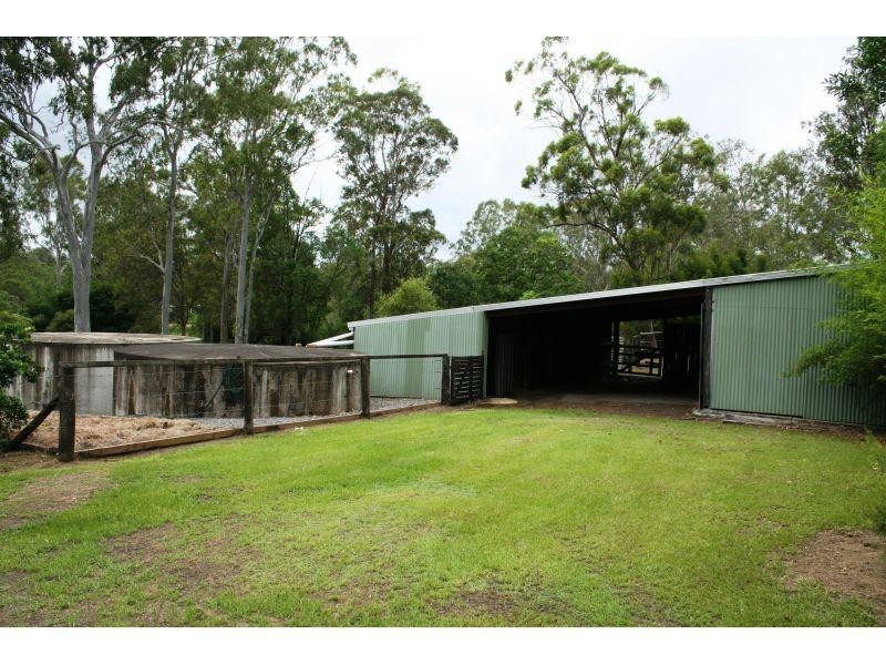 4 Cameron road, Southside QLD 4570