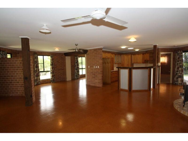 8 Nash Road, Araluen QLD 4570