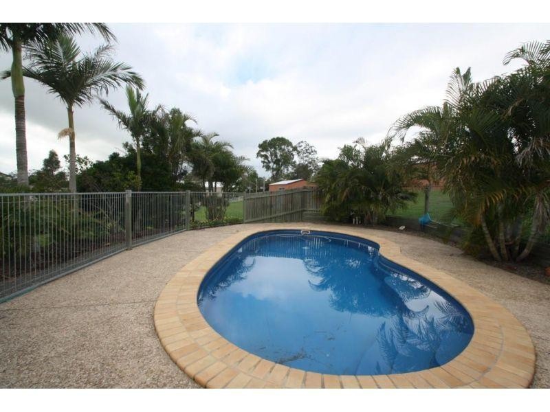 8 Nash Road, Araluen QLD 4570