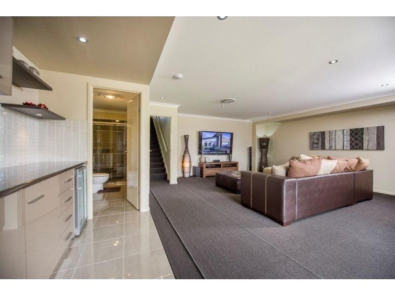 10 Premier Avenue, Jones Hill QLD 4570