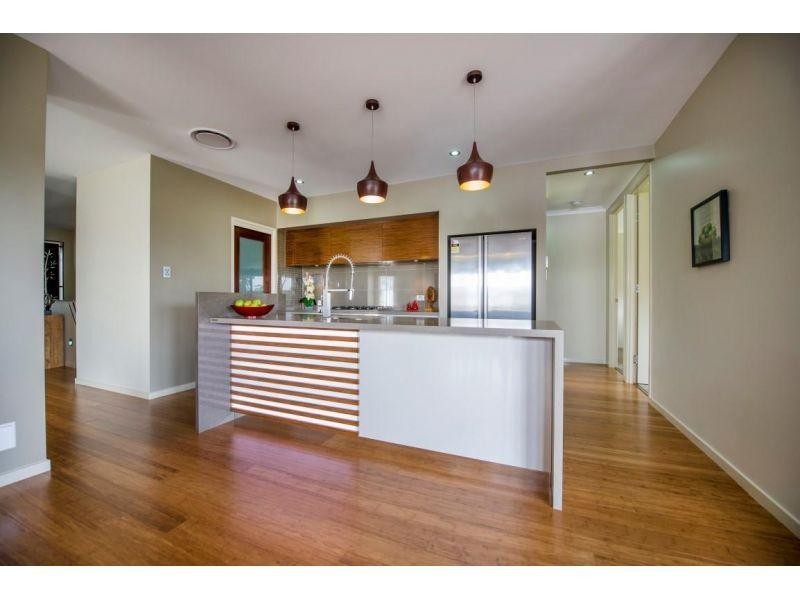 10 Premier Avenue, Jones Hill QLD 4570