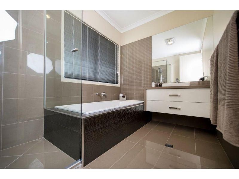 10 Premier Avenue, Jones Hill QLD 4570
