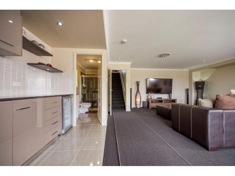 10 Premier Avenue, Jones Hill QLD 4570