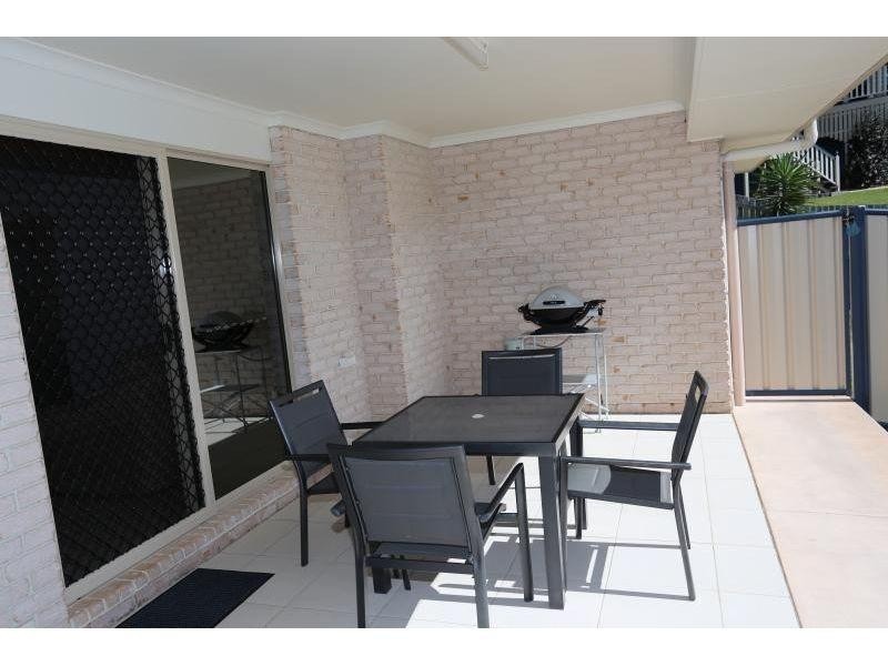 4 Petrie Court, Southside QLD 4570