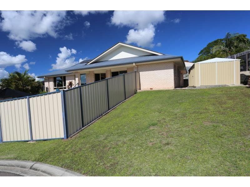 4 Petrie Court, Southside QLD 4570