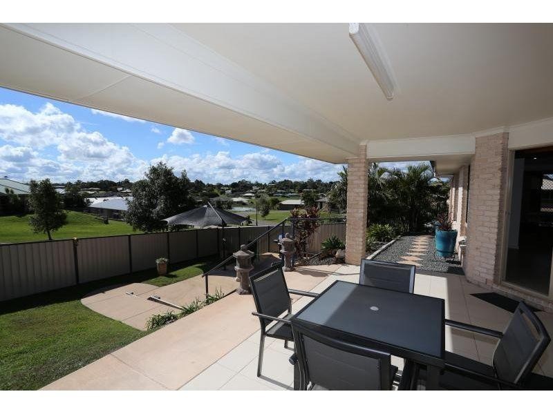 4 Petrie Court, Southside QLD 4570