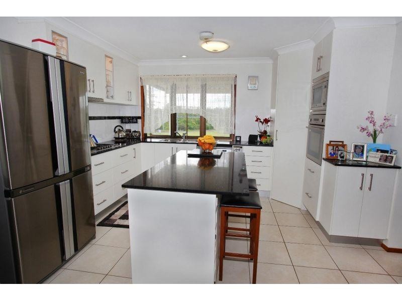 12 Arnold Rd, Veteran QLD 4570