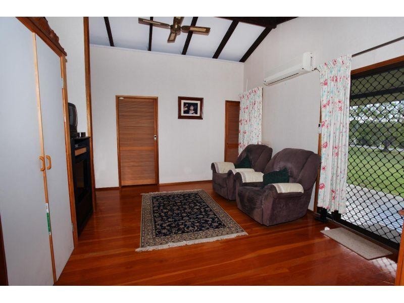 12 Arnold Rd, Veteran QLD 4570