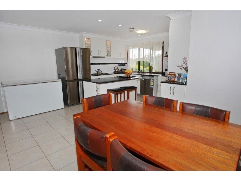 12 Arnold Rd, Veteran QLD 4570