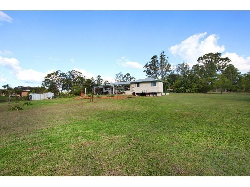 12 Arnold Rd, Veteran QLD 4570