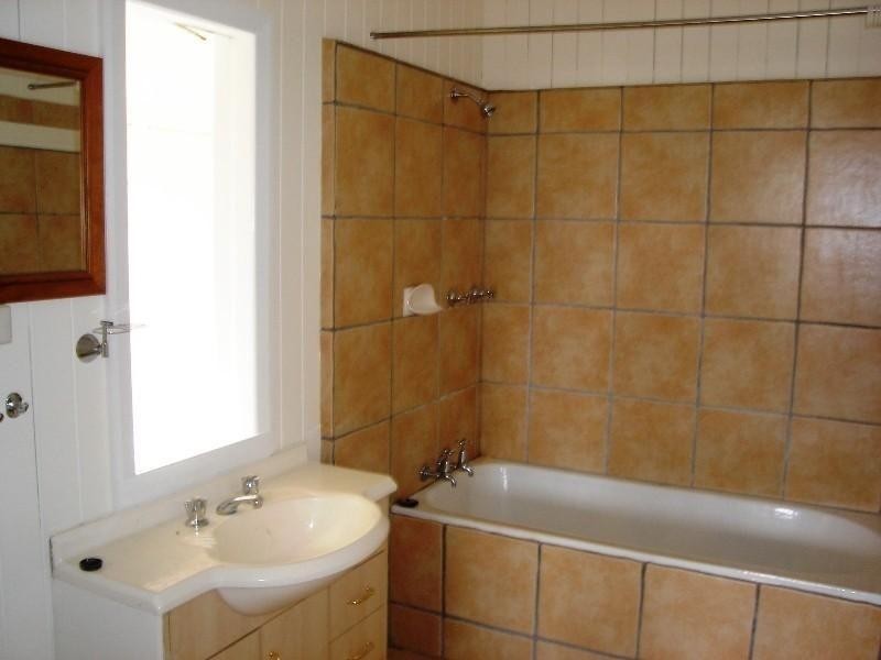 77 Meredith Rd, Veteran QLD 4570