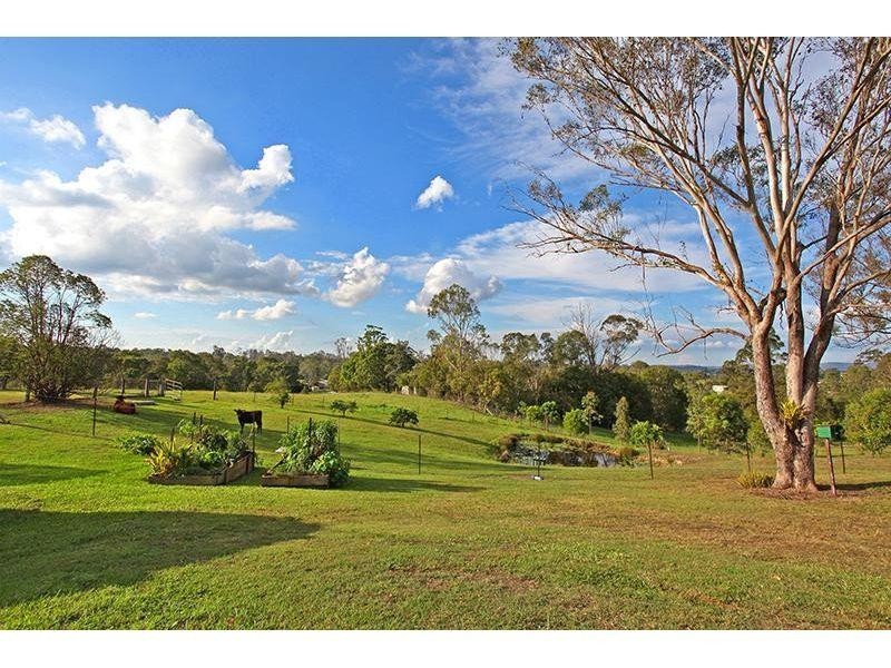 28 Lillis Rd, Victory Heights QLD 4570