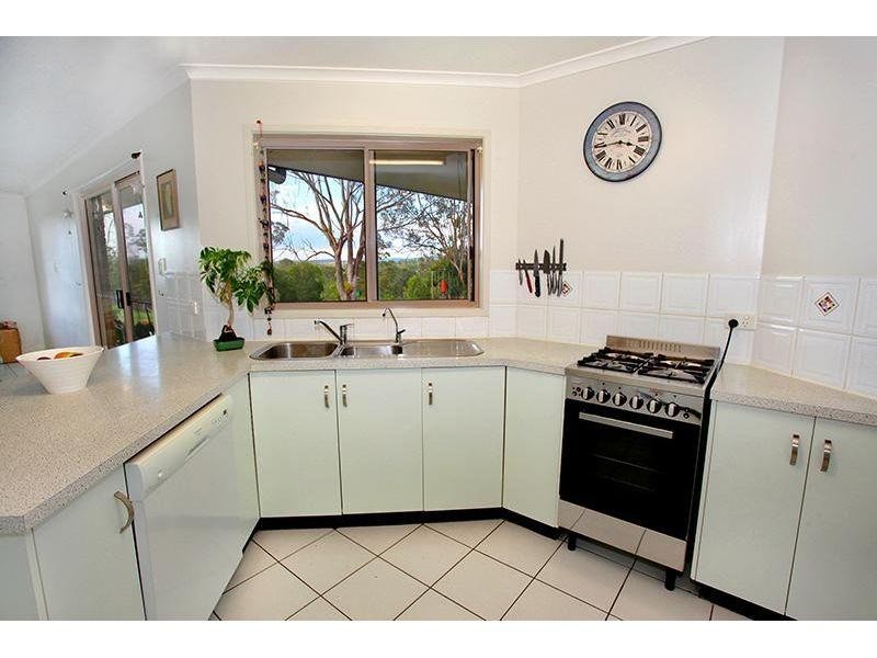28 Lillis Rd, Victory Heights QLD 4570