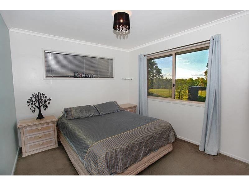 28 Lillis Rd, Victory Heights QLD 4570