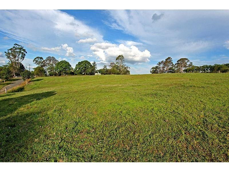 28 Lillis Rd, Victory Heights QLD 4570