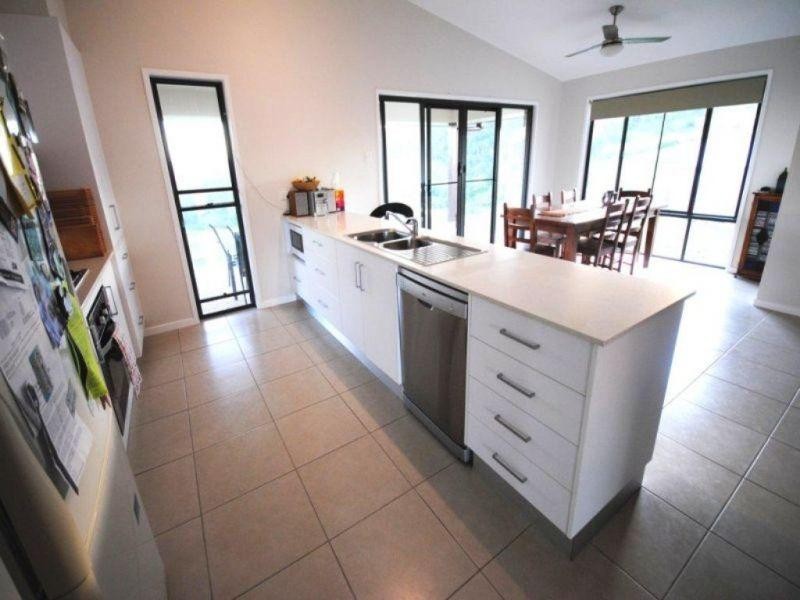 140 Irvine Road, Chatsworth QLD 4570