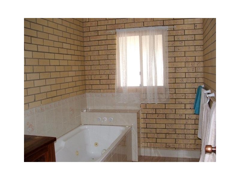 187  Macauley Road, Tansey QLD 4601