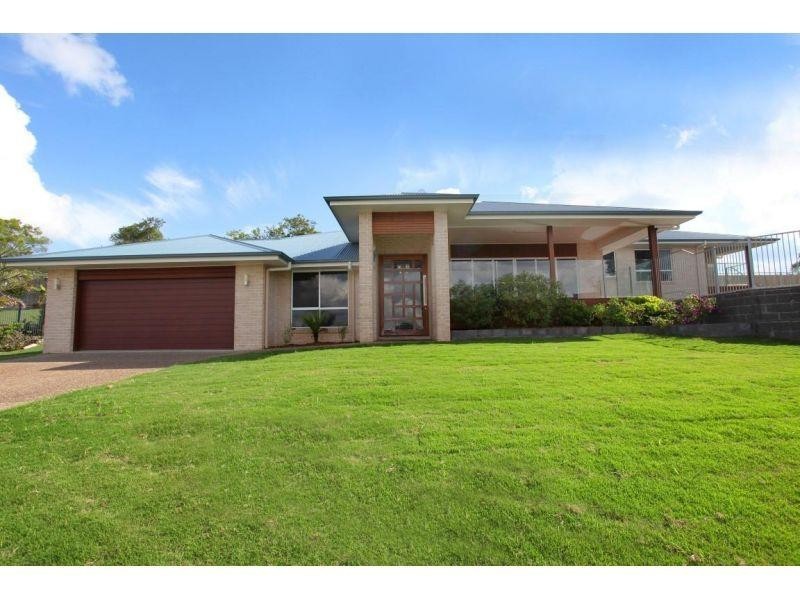 8 Oxley Court, Southside QLD 4570