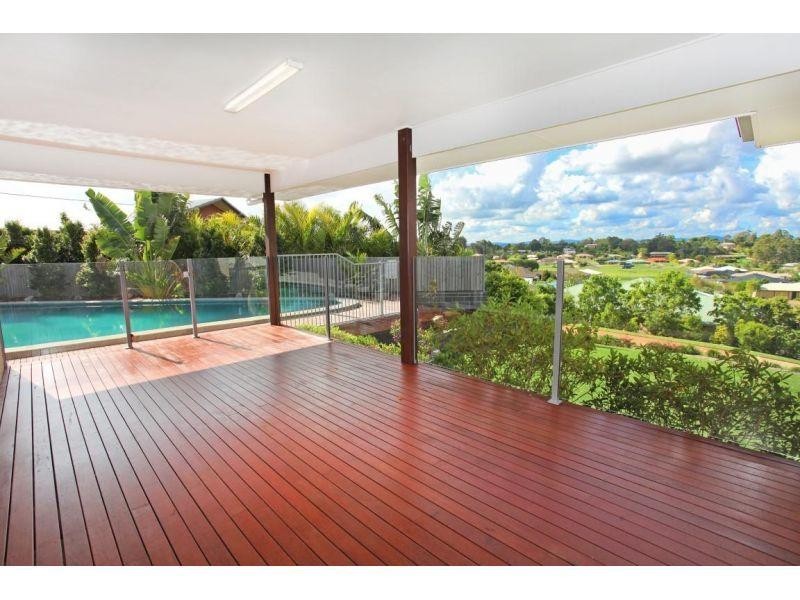 8 Oxley Court, Southside QLD 4570