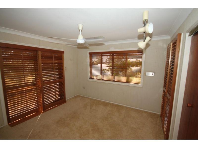 7 Lindsay Street, Southside QLD 4570