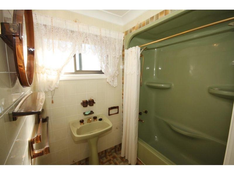 7 Lindsay Street, Southside QLD 4570