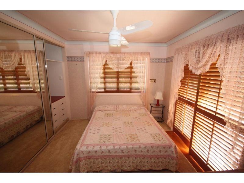 7 Lindsay Street, Southside QLD 4570