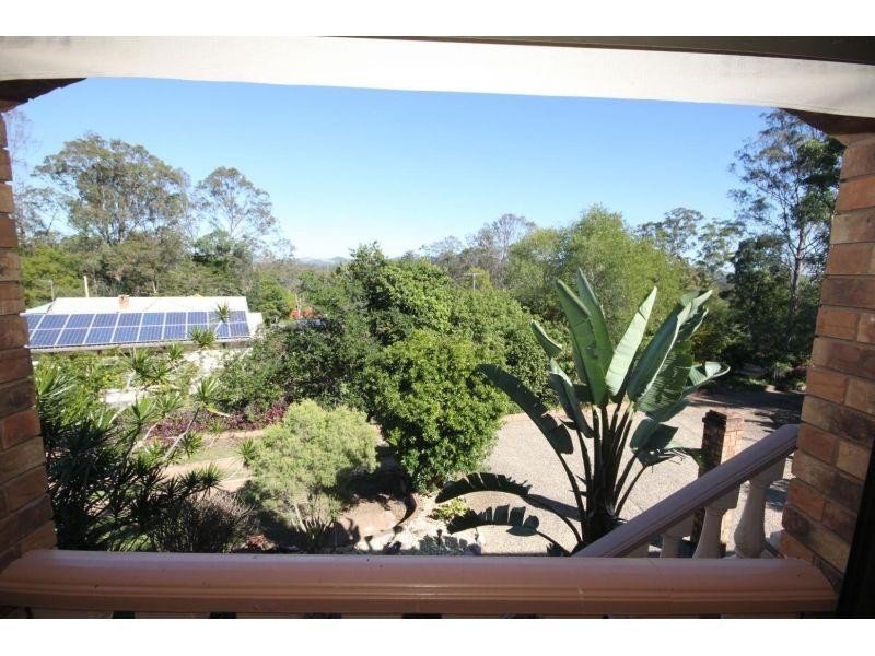 7 Lindsay Street, Southside QLD 4570