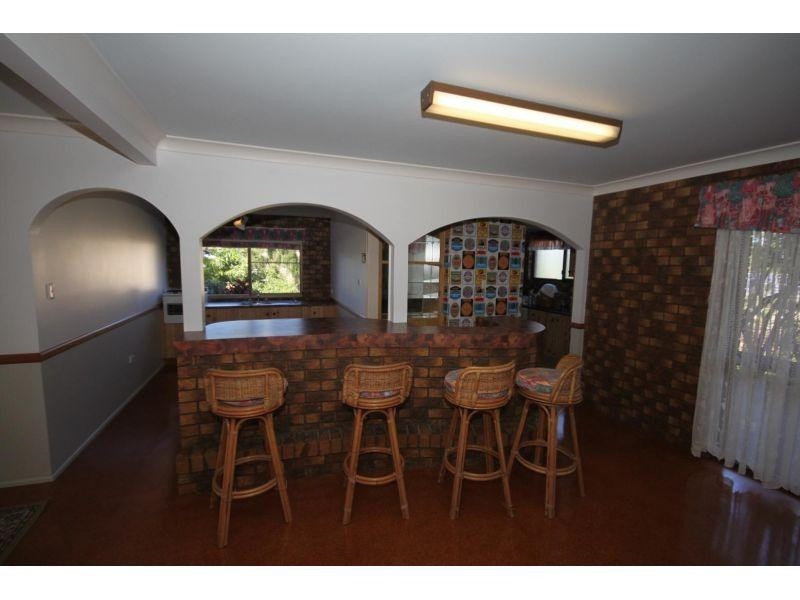 7 Lindsay Street, Southside QLD 4570