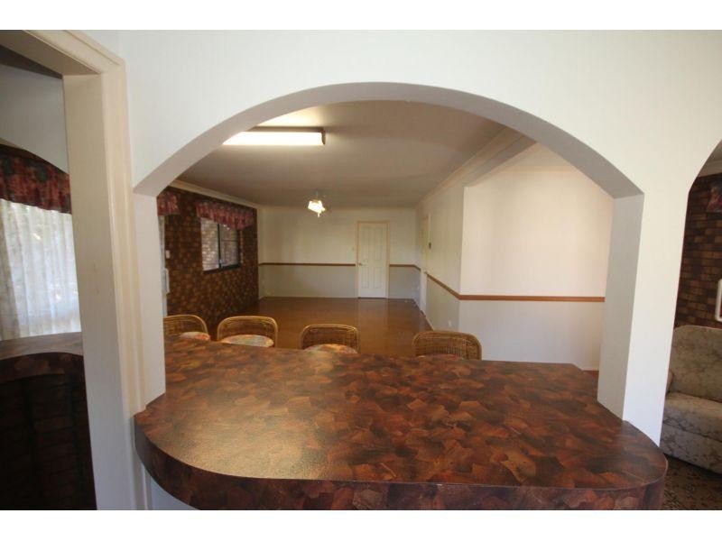 7 Lindsay Street, Southside QLD 4570