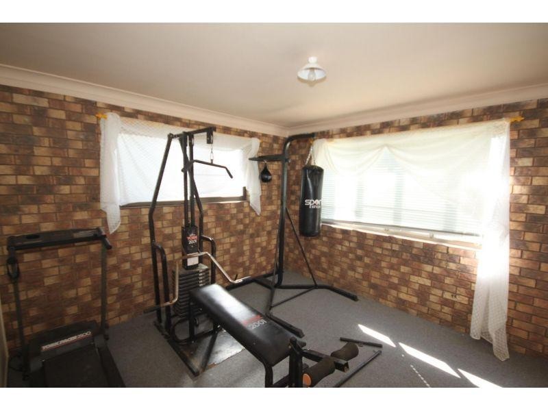 7 Lindsay Street, Southside QLD 4570