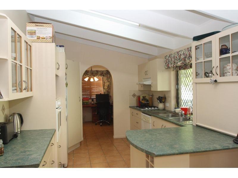 5 Emerald Drive, Southside QLD 4570