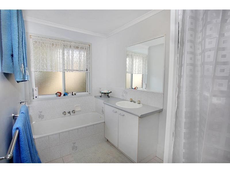 24 Curtain Road, Pie Creek QLD 4570
