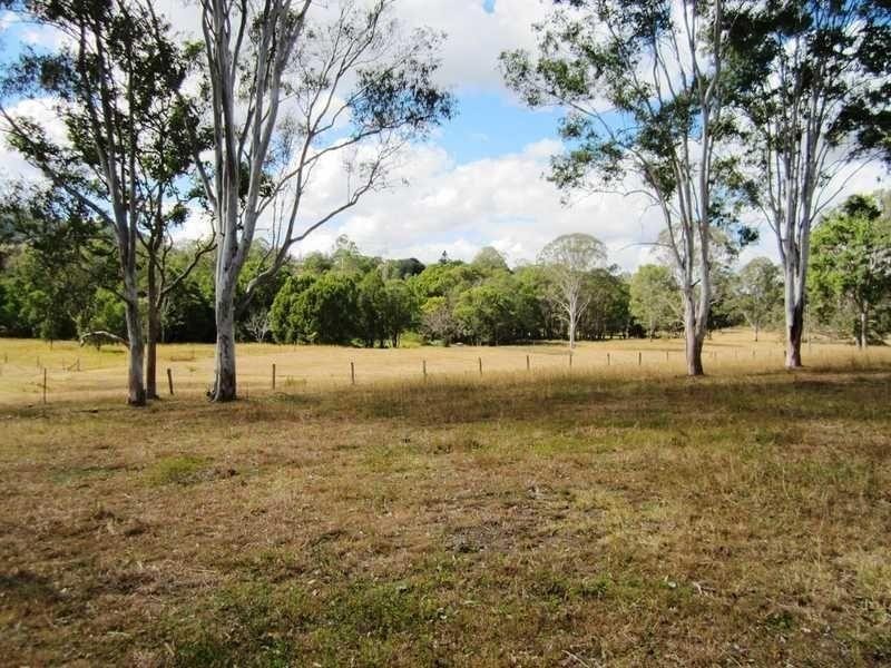 48 Horton Road, Chatsworth QLD 4570