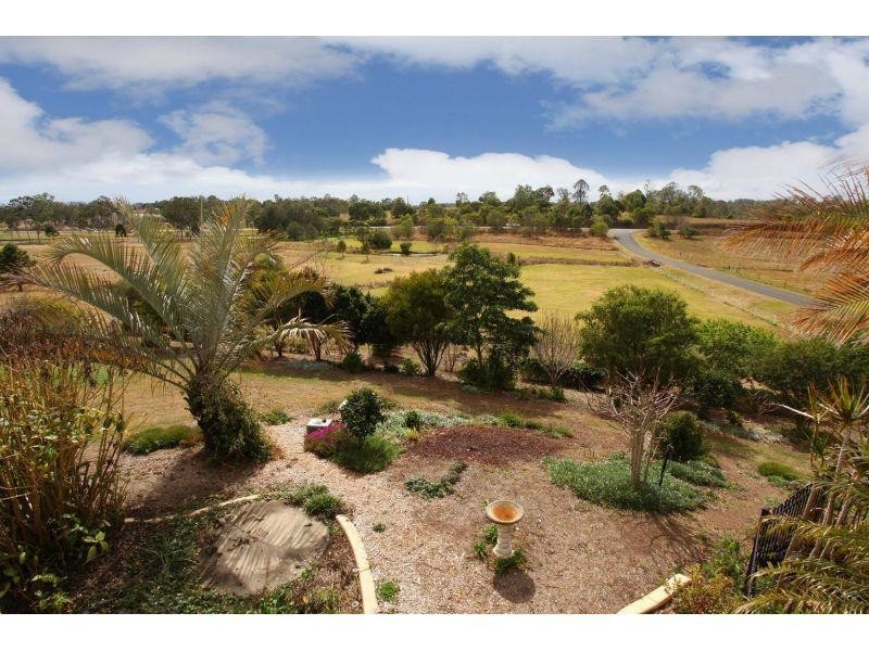 30 Robert Road, Chatsworth QLD 4570