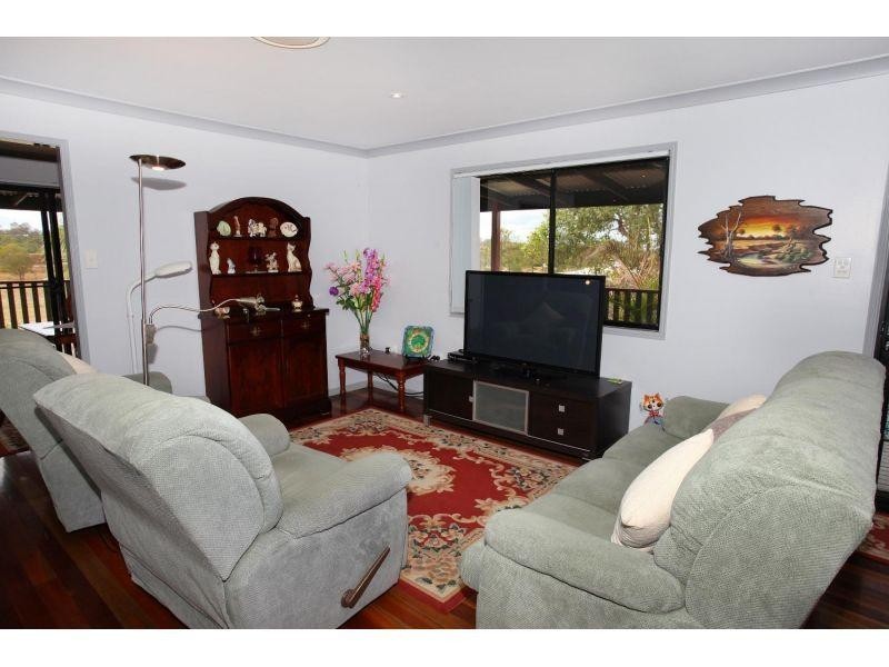 30 Robert Road, Chatsworth QLD 4570