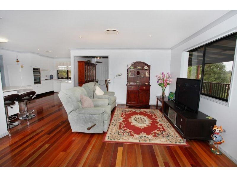 30 Robert Road, Chatsworth QLD 4570