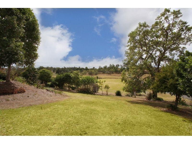 30 Robert Road, Chatsworth QLD 4570
