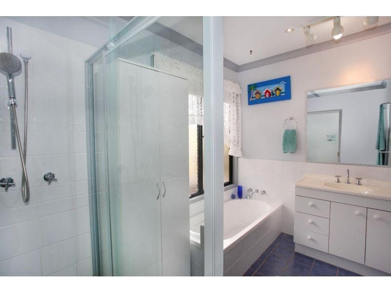 30 Robert Road, Chatsworth QLD 4570