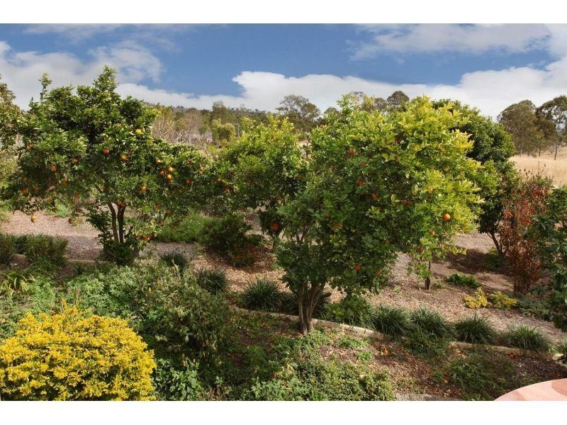 30 Robert Road, Chatsworth QLD 4570