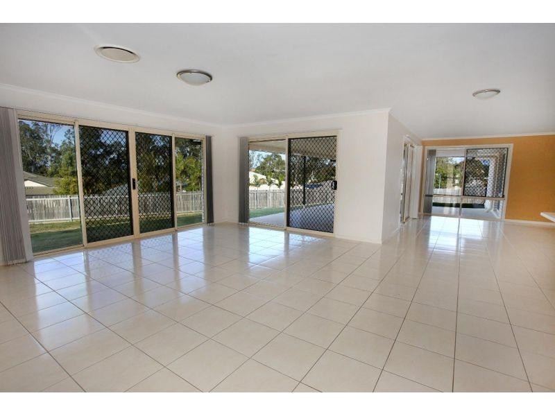 84 Gympie View Drive, Southside QLD 4570