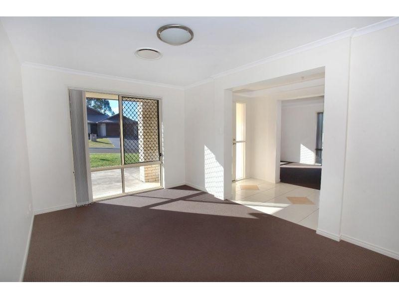 84 Gympie View Drive, Southside QLD 4570